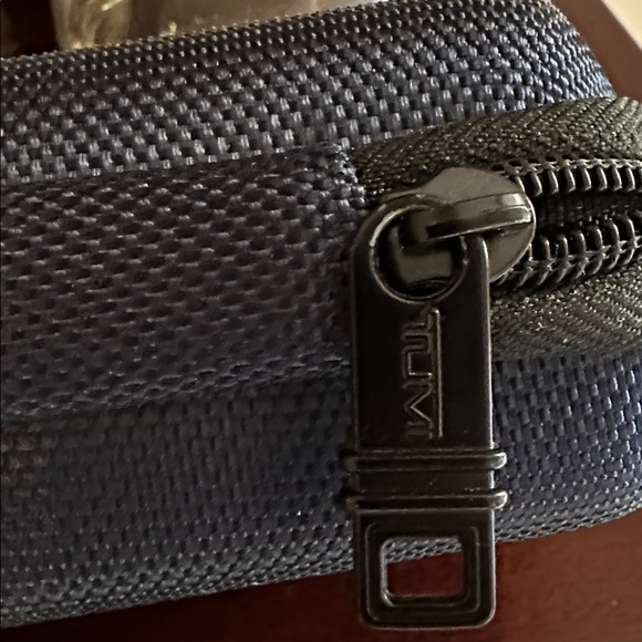 NWOT Tumi hard sided toiletry case 4 piece bundle - Picture 14 of 14